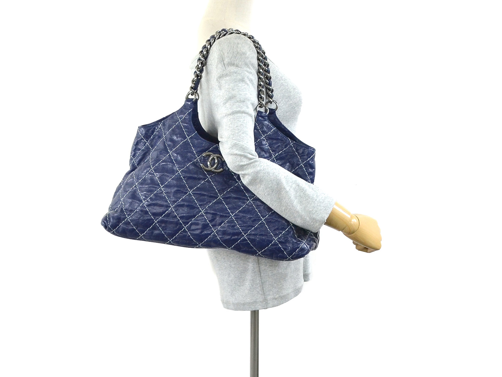 chanel wild stitch shoulder bag