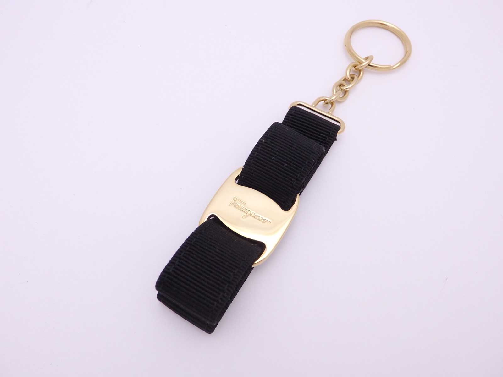 Auth Salvatore Ferragamo Vara Ribbon Key Ring Key Holder Black/Gold