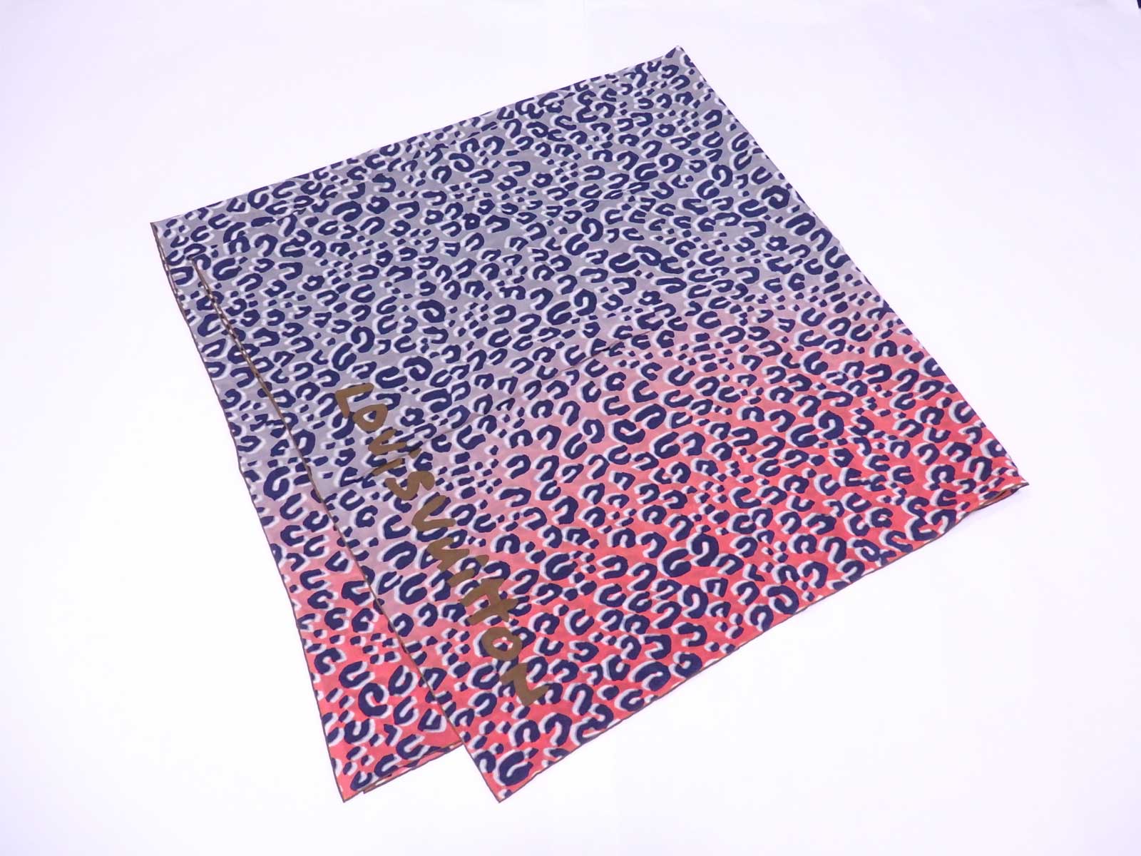 Auth Louis Vuitton Leopard Batik Scarf Shawl Blue/Pink 100% Silk - e39854 | eBay
