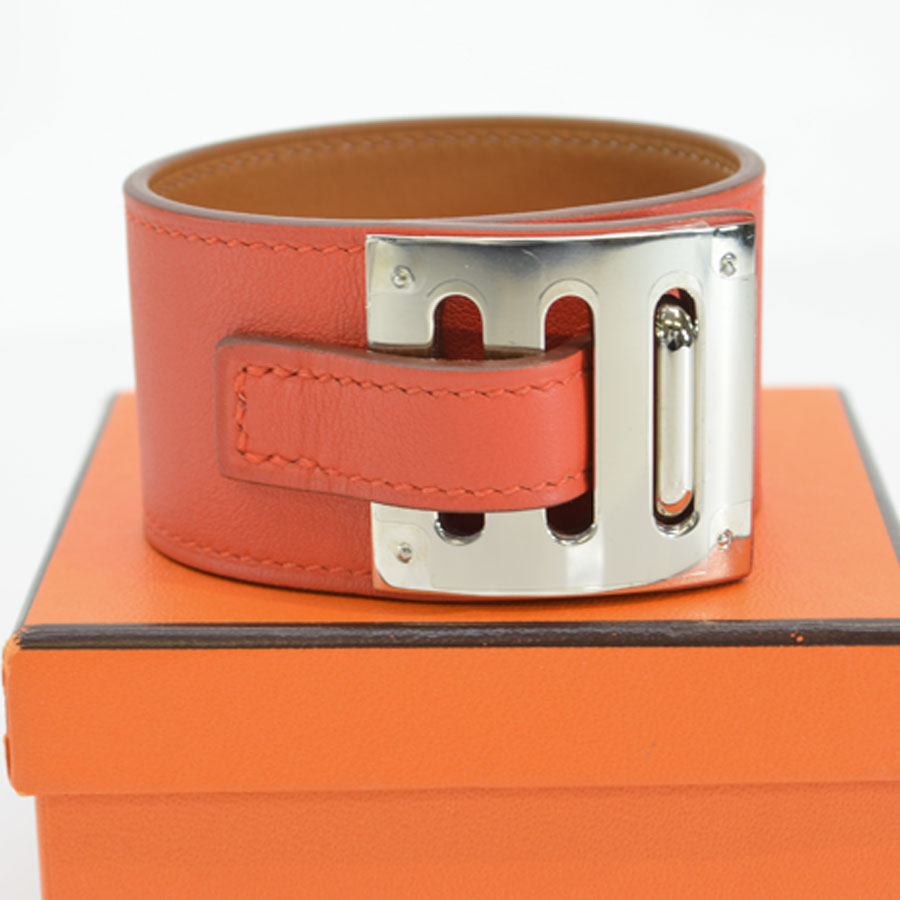 Auth Hermes Square R 2017 Intense Bracelet Orange Leather Auth Hermes Square R 2017 Intense